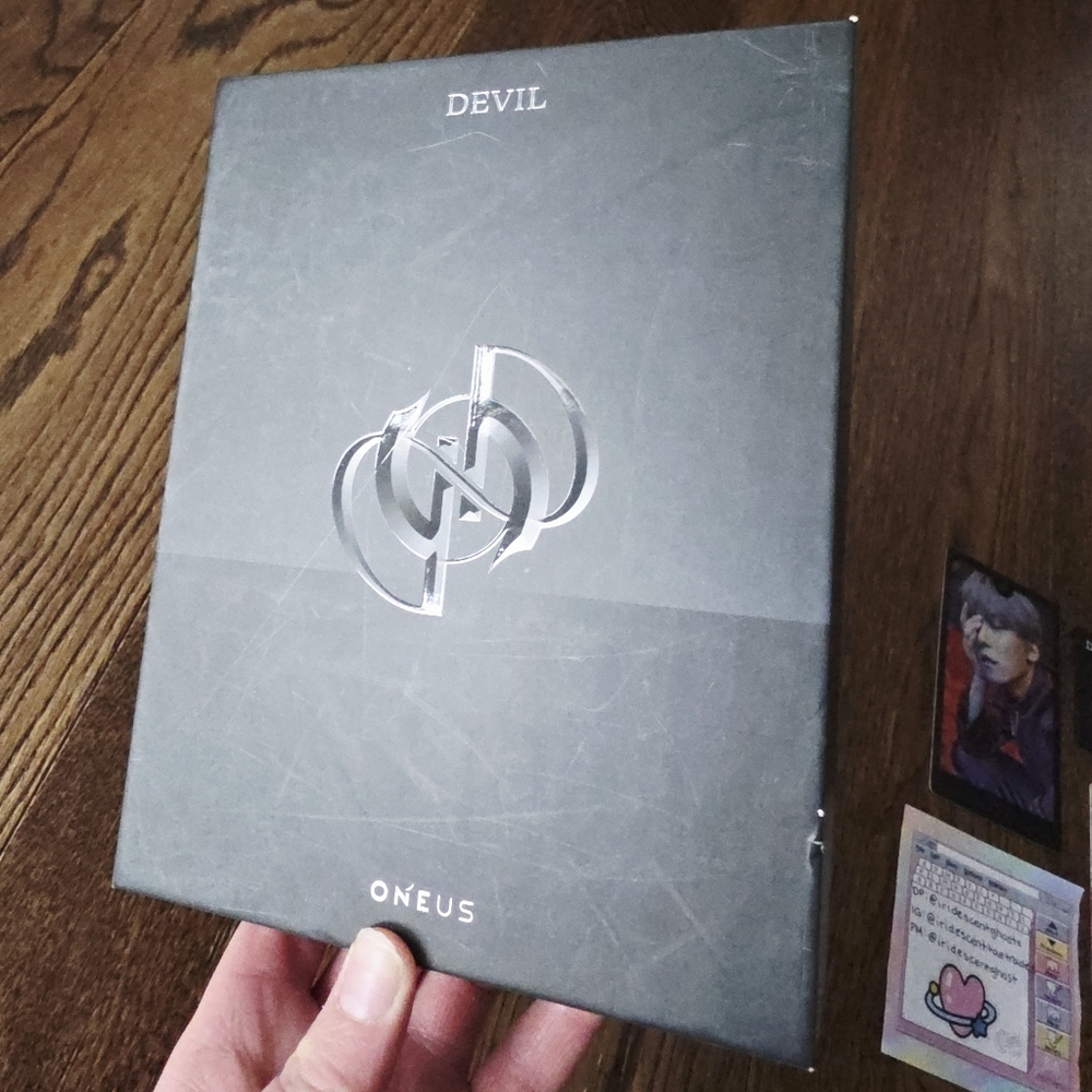 Oneus Devil Album - Picture 2 of 3